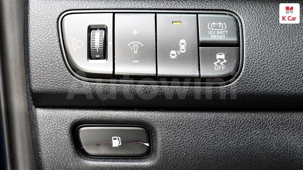 2018 KIA NIRO LUXURY - 11