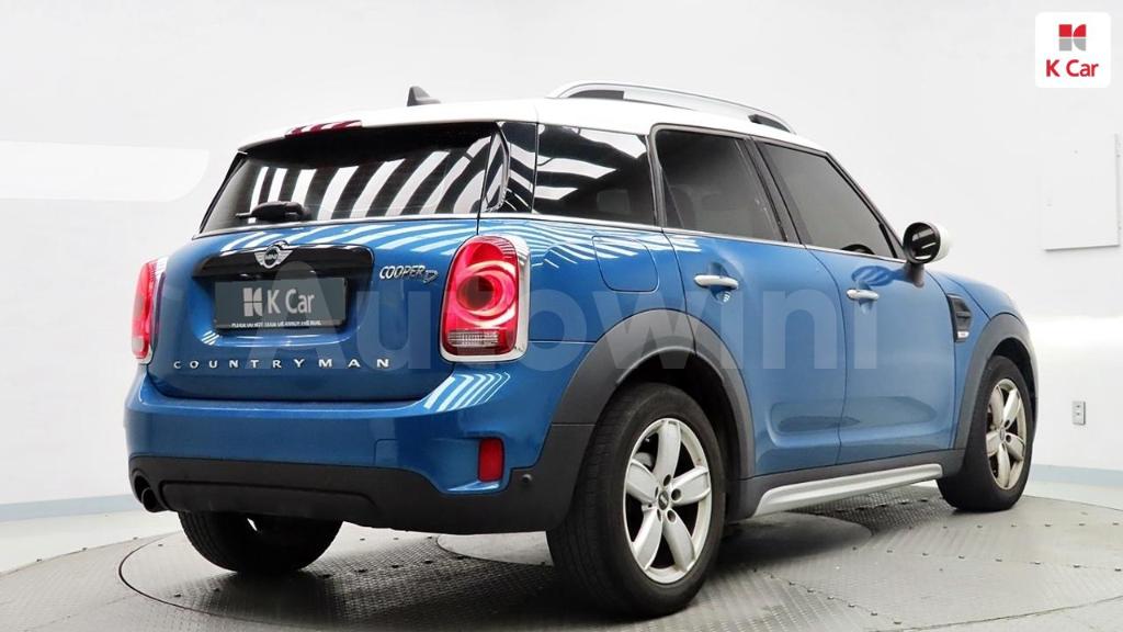WMWYT9103J3F48121 2018 MINI COOPER COUNTRYMAN D BASIC-3