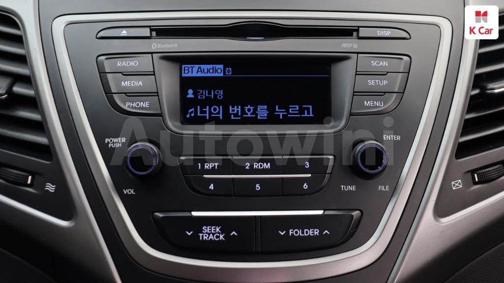 2015 HYUNDAI  AVANTE ELANTRA 1.6 GDI STYLE - 23