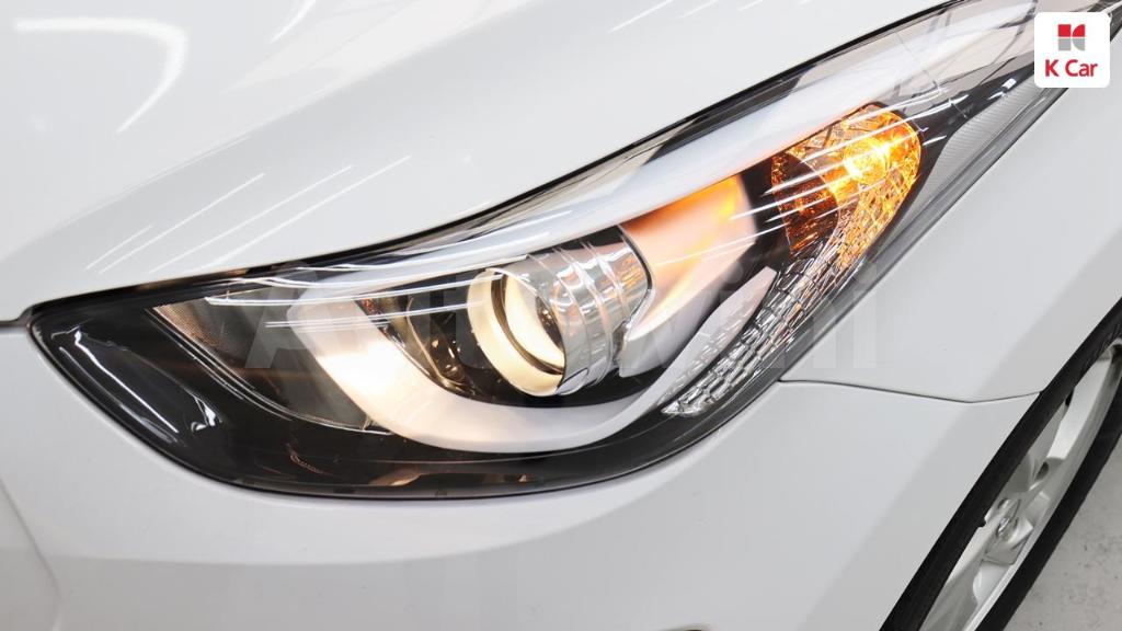 2015 HYUNDAI  AVANTE ELANTRA 1.6 GDI STYLE - 29