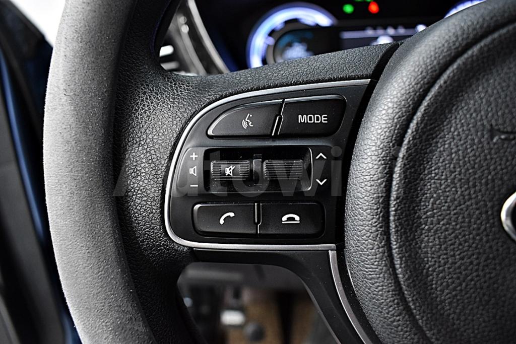 2020 KIA NIRO LUXURY - 32