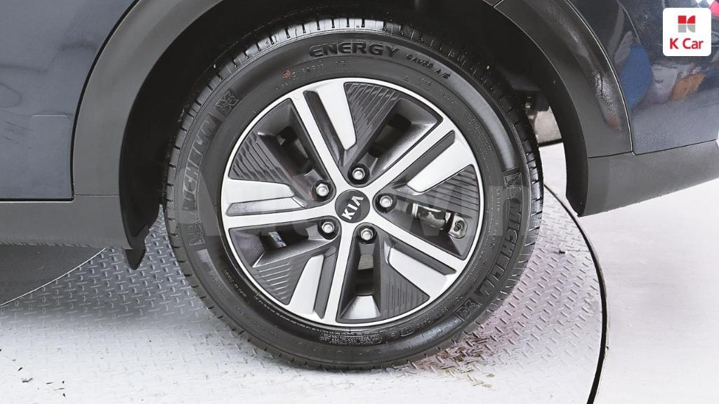 KNACE81CGLA337584 2020 KIA NIRO NOBLESSE SPECIAL-5
