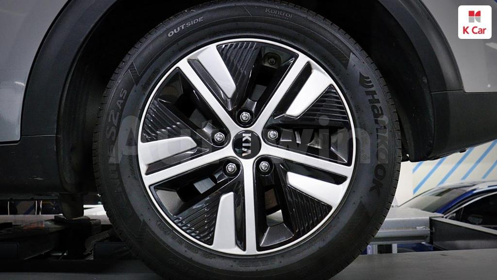 KNACC81CGLA327080 2020 KIA NIRO NOBLESSE-5
