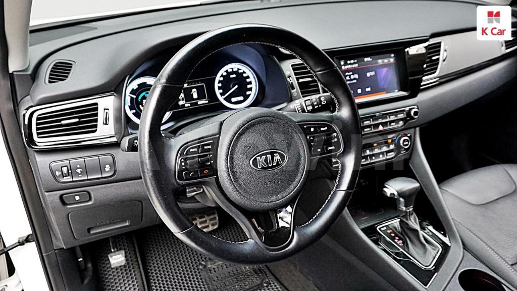 2017 KIA NIRO PRESTIGE - 18
