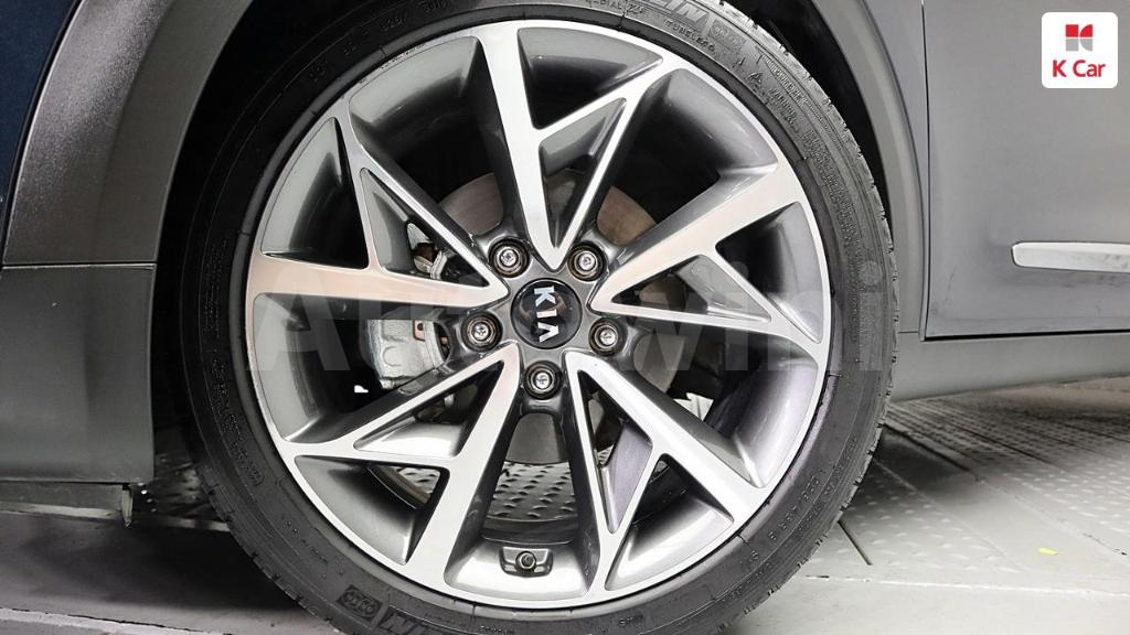 KNACE81CGLA340326 2020 KIA NIRO NOBLESSE SPECIAL-4