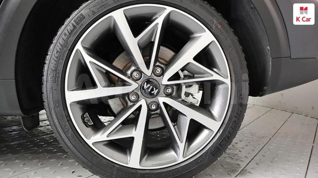 KNACE81CGLA340326 2020 KIA NIRO NOBLESSE SPECIAL-5