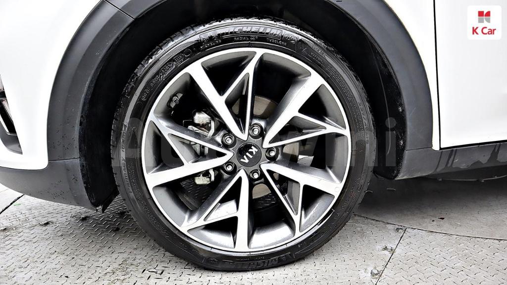 KNACE81CGLA369634 2020 KIA NIRO NOBLESSE SPECIAL-4