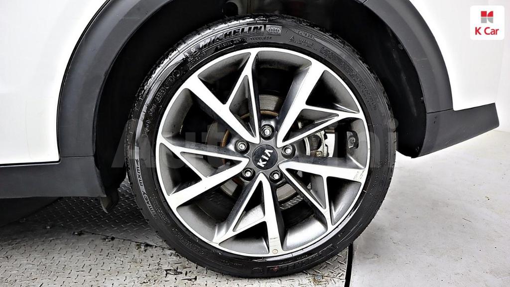 KNACE81CGLA369634 2020 KIA NIRO NOBLESSE SPECIAL-5