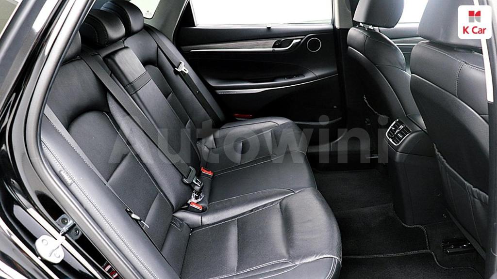 2018 HYUNDAI GRANDEUR IG AZERA 3.0 LPI EXCLUSIVE () - 17