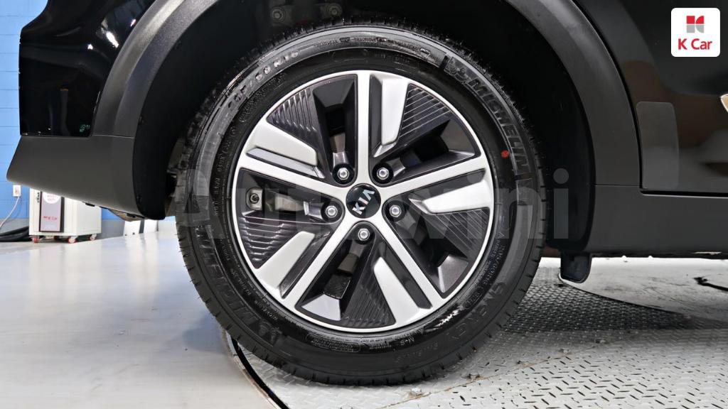 2020 KIA NIRO PRESTIGE - 8
