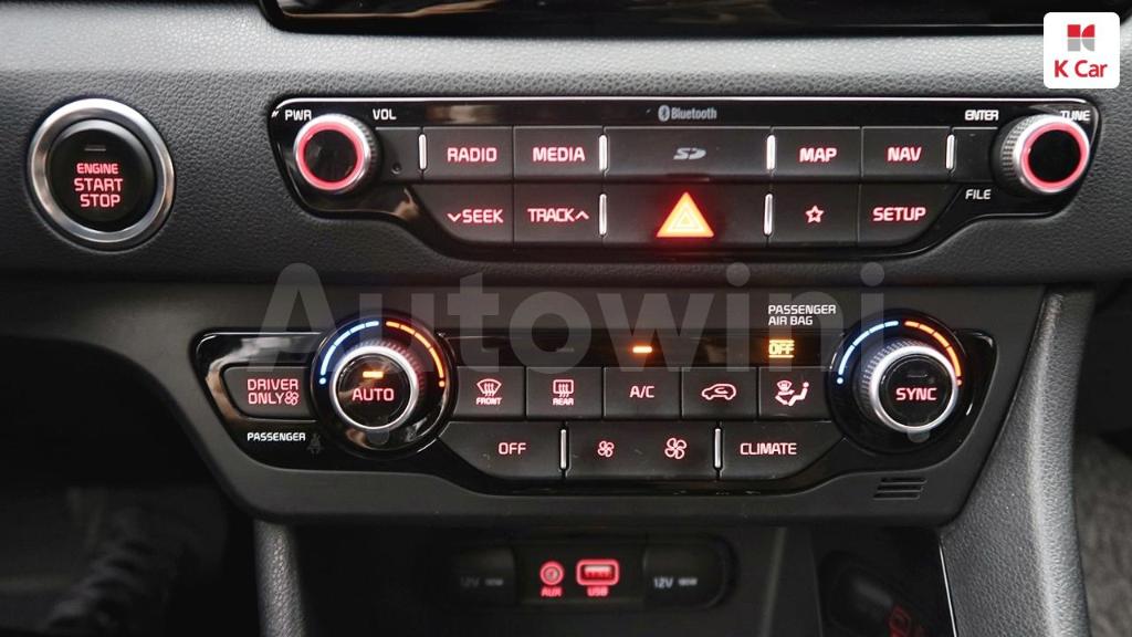 2018 KIA NIRO PRESTIGE - 24