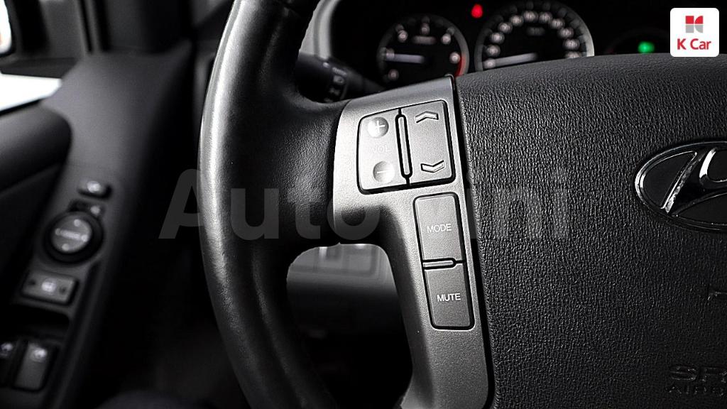 2017 HYUNDAI GRAND STAREX H-1 3 SEATS VAN - 19