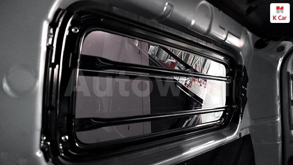 2017 HYUNDAI GRAND STAREX H-1 3 SEATS VAN - 32