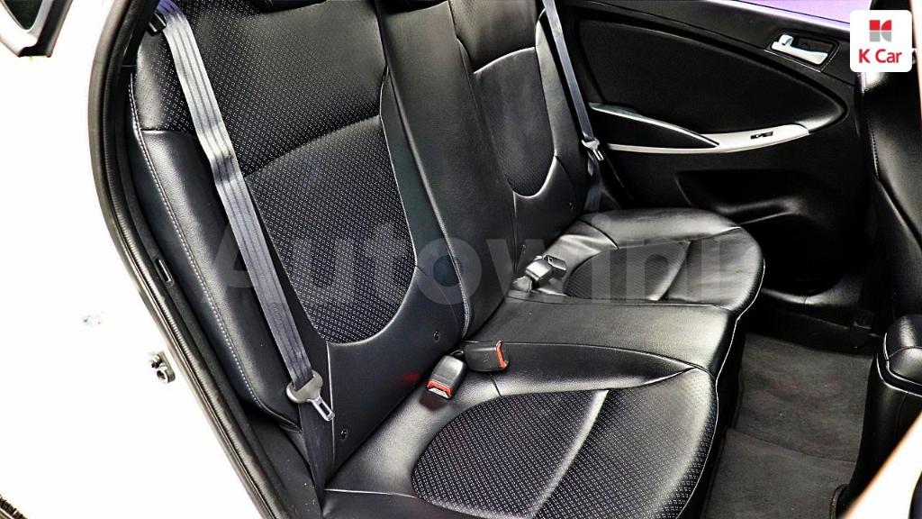 2016 HYUNDAI ACCENT  WIT 1.6 GDI PREMIUM - 15