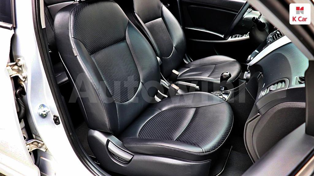 2016 HYUNDAI ACCENT  WIT 1.6 GDI PREMIUM - 16