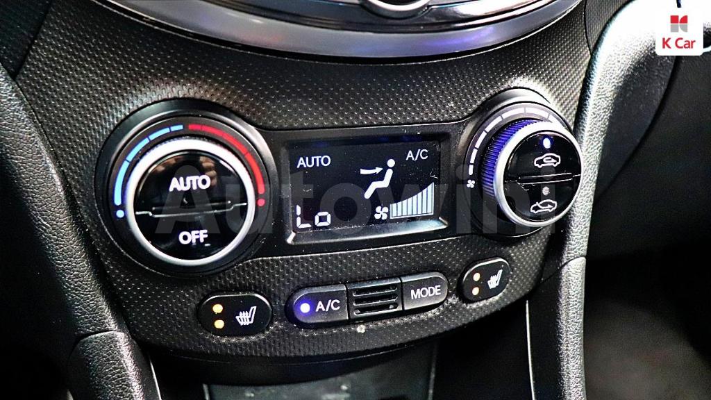 2016 HYUNDAI ACCENT  WIT 1.6 GDI PREMIUM - 19