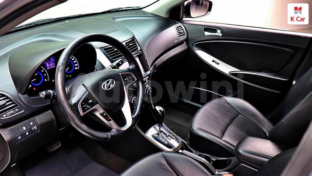 2016 HYUNDAI ACCENT  WIT 1.6 GDI PREMIUM - 23