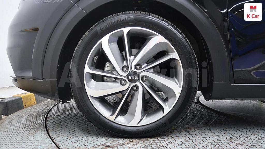 KNACC81CGHA000677 2017 KIA NIRO NOBLESSE-4