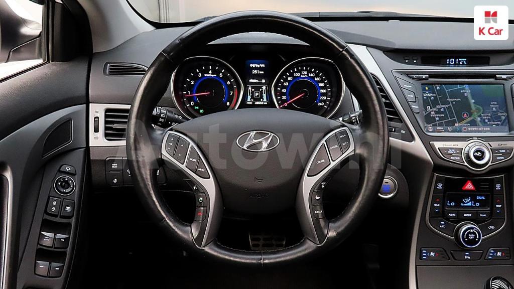2016 HYUNDAI  AVANTE ELANTRA 1.6 GDI LIMITED - 9