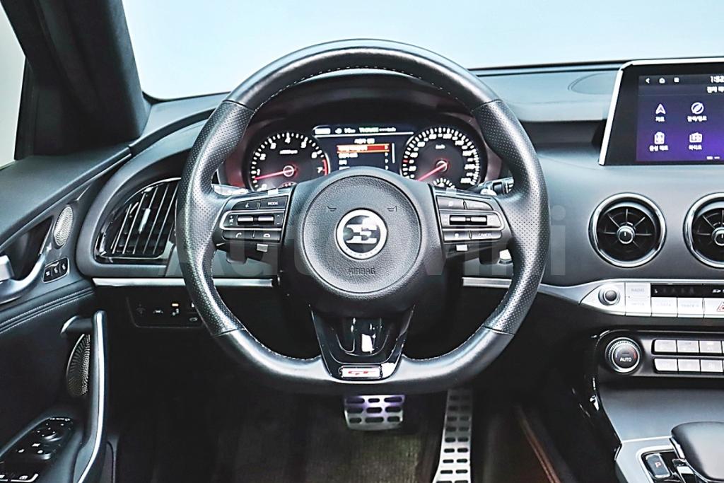 2020 KIA STINGER 3.3 TURBO 2WD - 24
