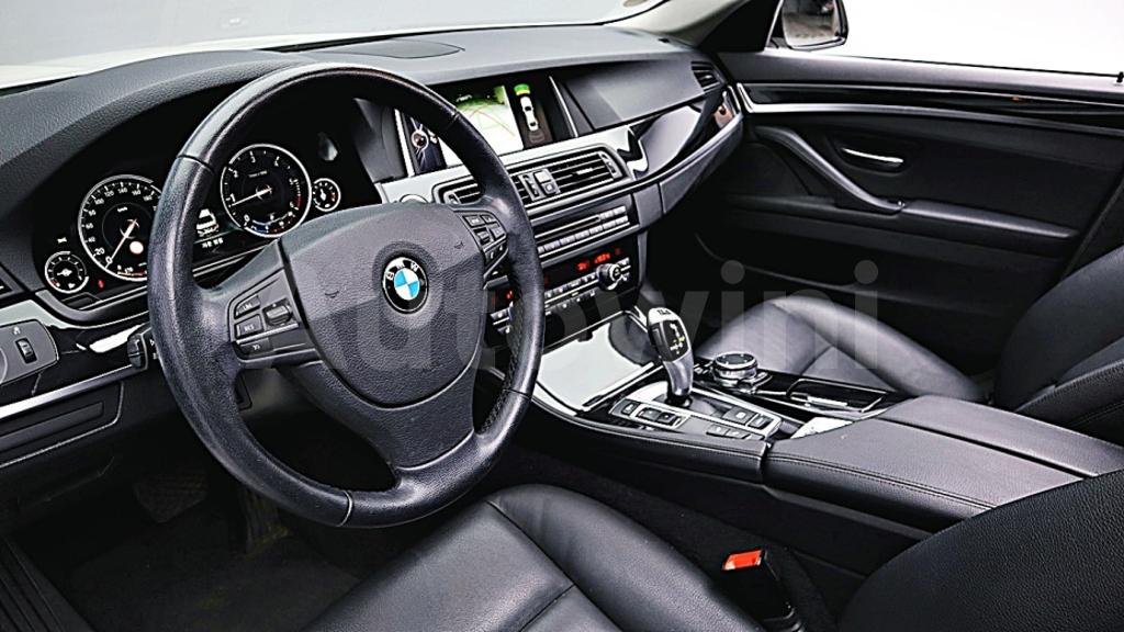 2016 BMW 5 SERIES F10  520D M AERO DYNAMIC - 23