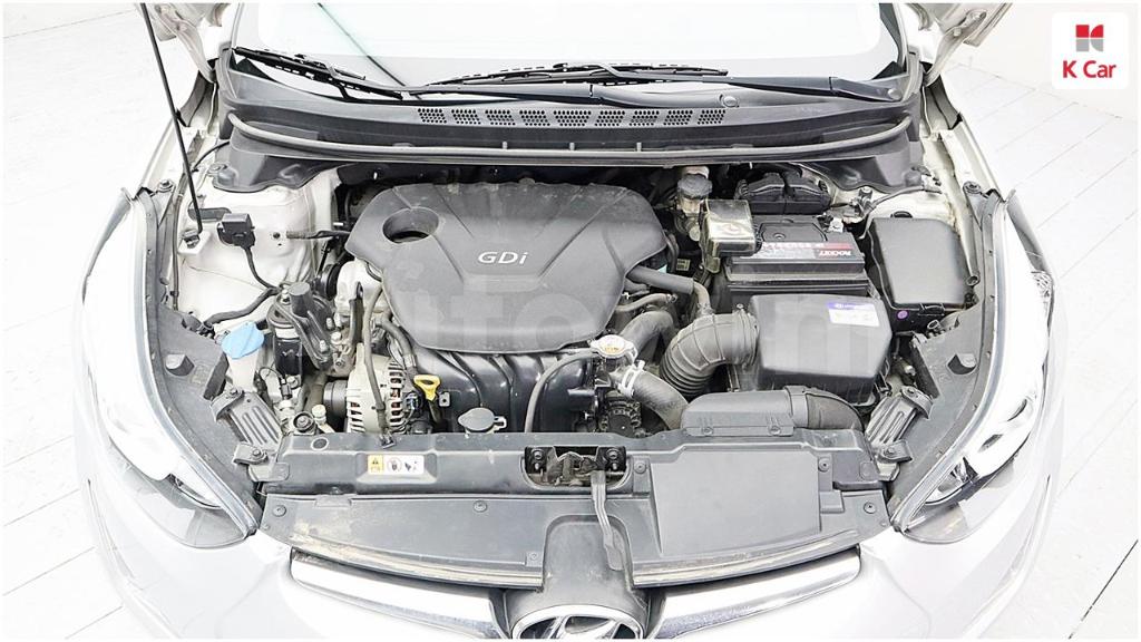 2015 HYUNDAI  AVANTE ELANTRA 1.6 GDI SMART - 9
