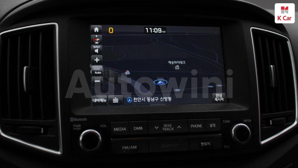 KMFWBX7KBHU893265 2017 HYUNDAI GRAND STAREX H-1 5 SEATS VAN-2