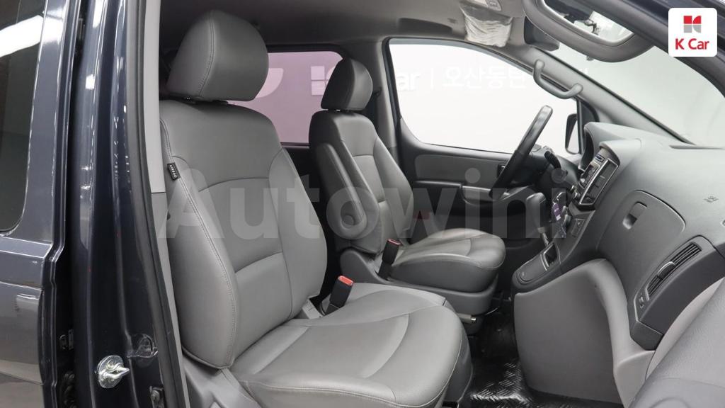 2017 HYUNDAI GRAND STAREX H-1 5 SEATS VAN - 11