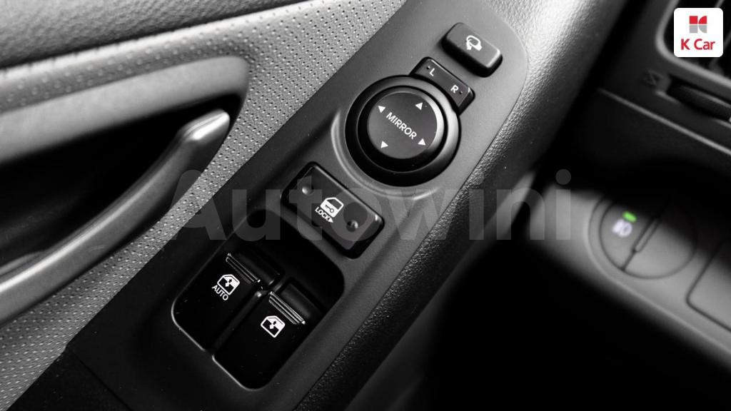 2017 HYUNDAI GRAND STAREX H-1 5 SEATS VAN - 21