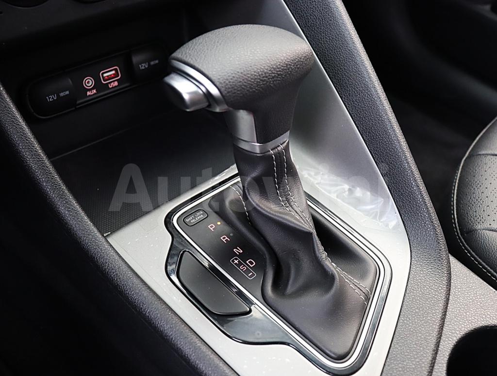 2017 KIA NIRO LUXURY - 22