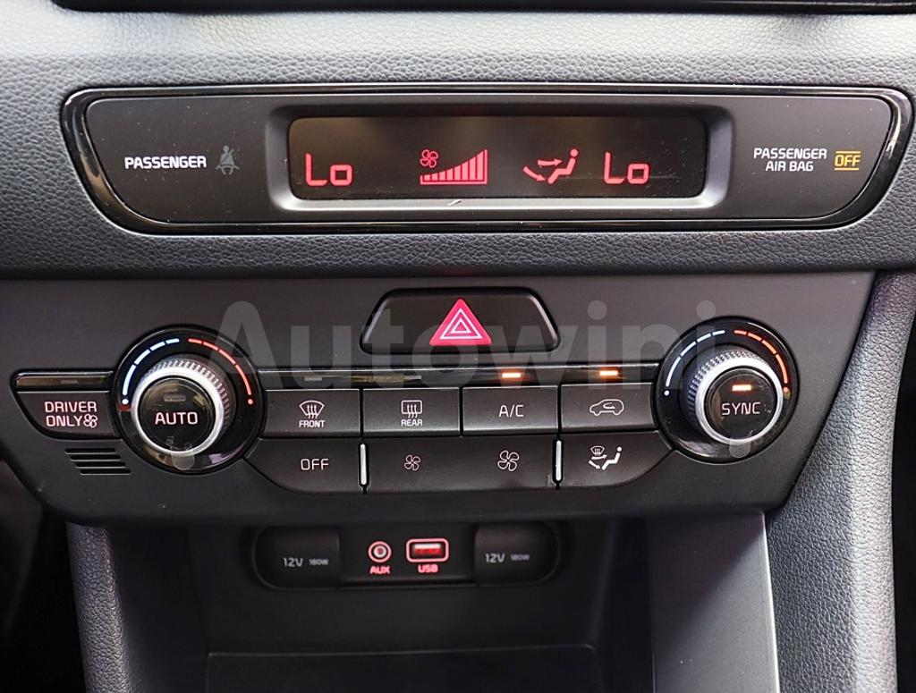 2017 KIA NIRO LUXURY - 26