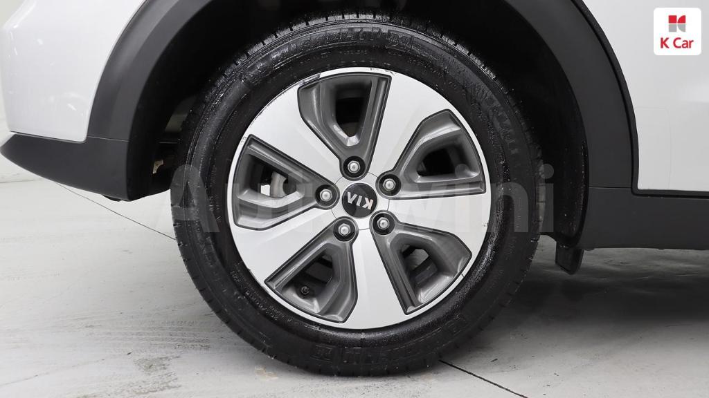 2018 KIA NIRO PRESTIGE - 8