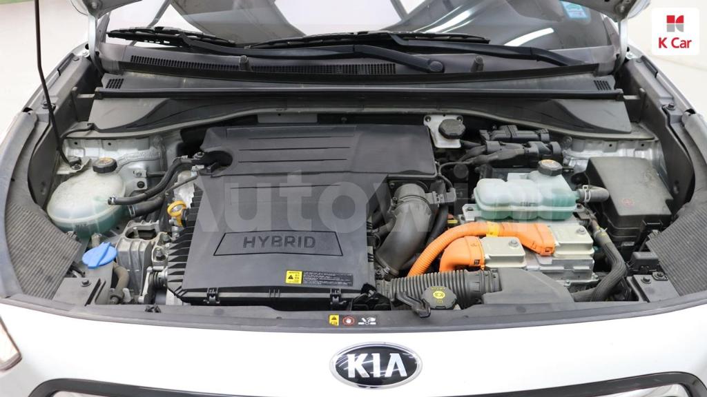 2018 KIA NIRO PRESTIGE - 10