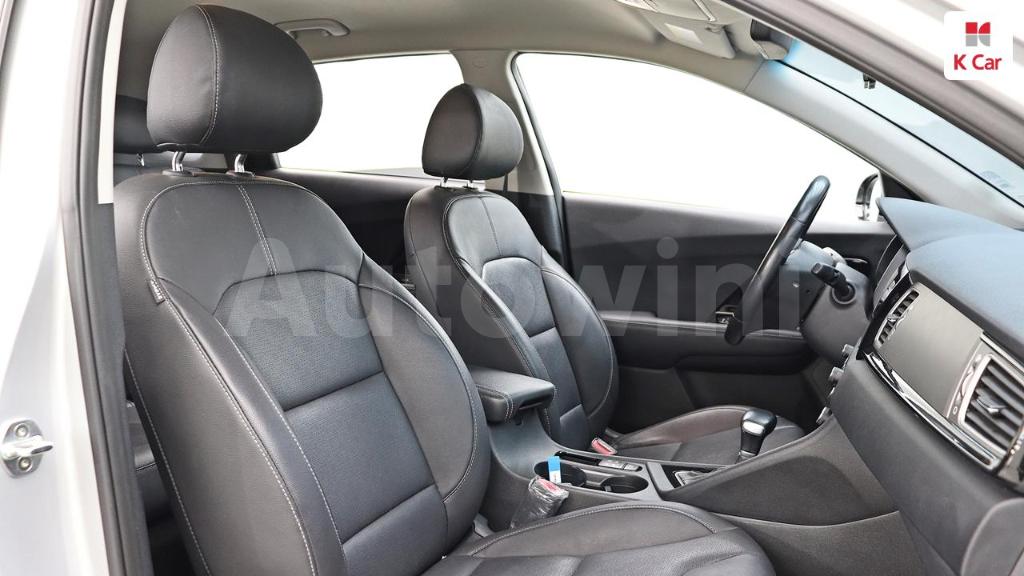 2018 KIA NIRO PRESTIGE - 13