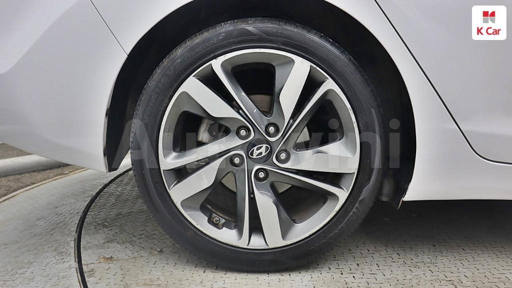 2015 HYUNDAI  AVANTE ELANTRA 1.6 GDI PREMIUM - 8