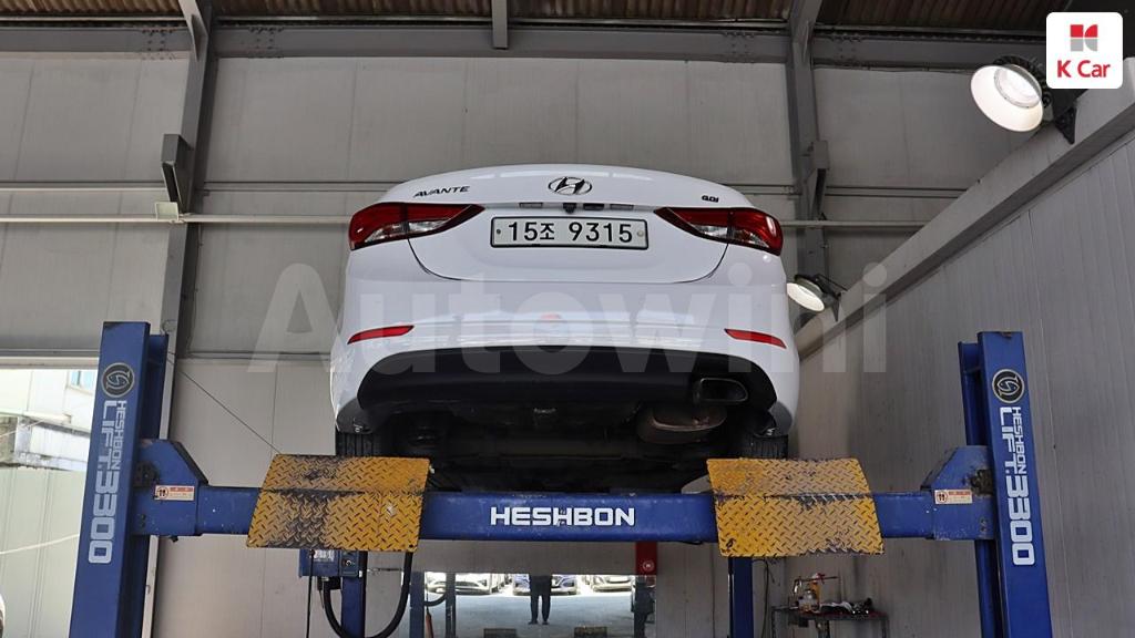 2015 HYUNDAI  AVANTE ELANTRA 1.6 GDI PREMIUM - 32
