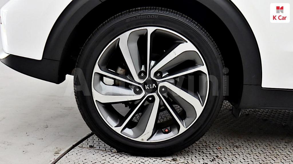 2018 KIA NIRO PRESTIGE - 8