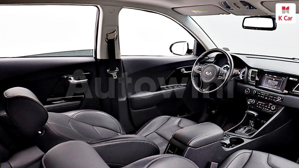 2018 KIA NIRO PRESTIGE - 9