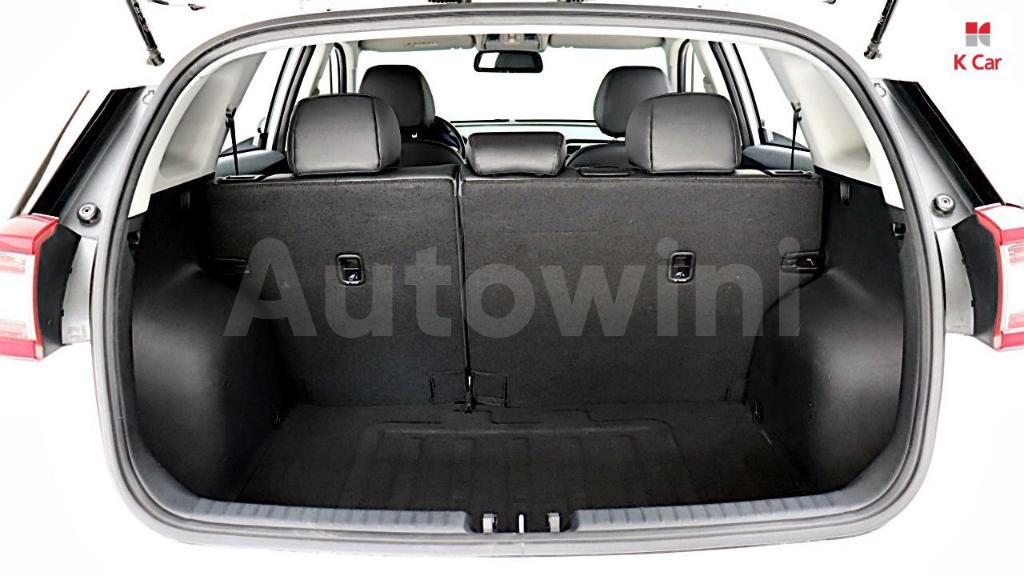 2018 KIA NIRO PRESTIGE - 17