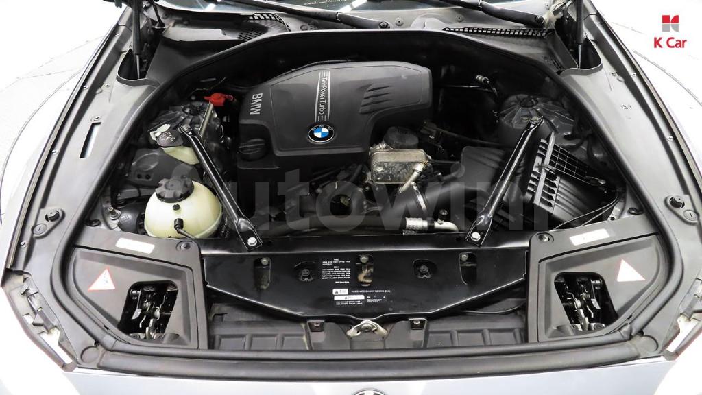 2013 BMW 5 SERIES F10  528I - 9