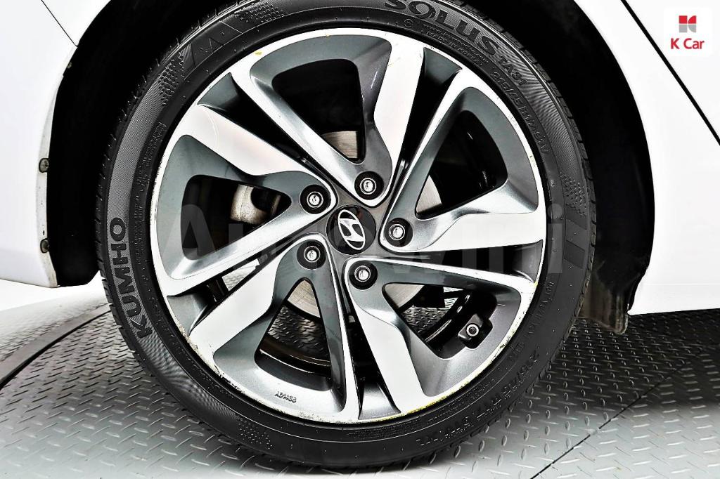 2015 HYUNDAI  AVANTE ELANTRA 1.6 GDI PREMIUM - 8