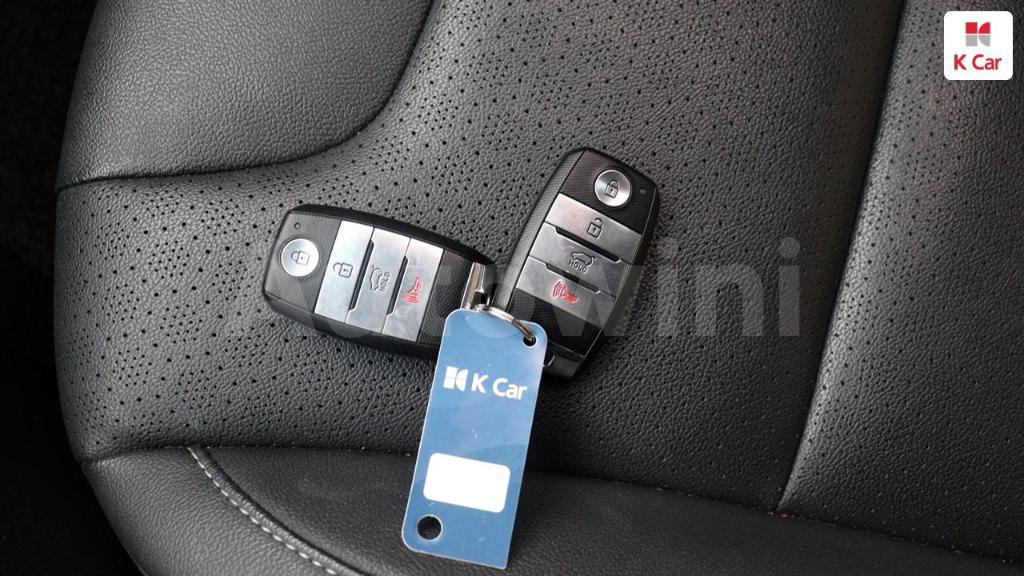 2018 KIA NIRO PRESTIGE - 32