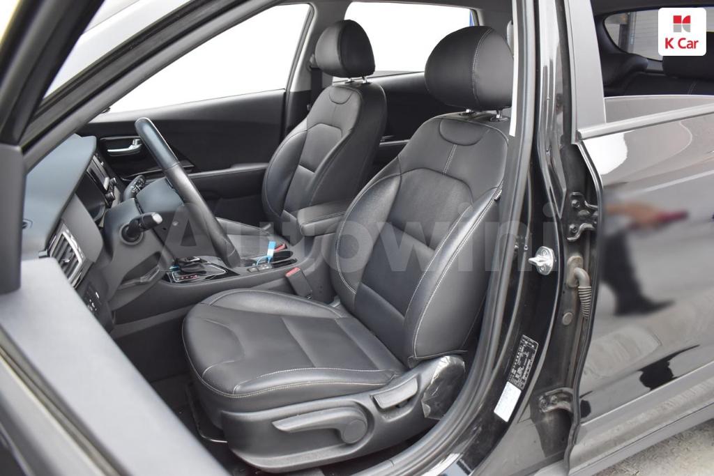 2017 KIA NIRO PRESTIGE - 12