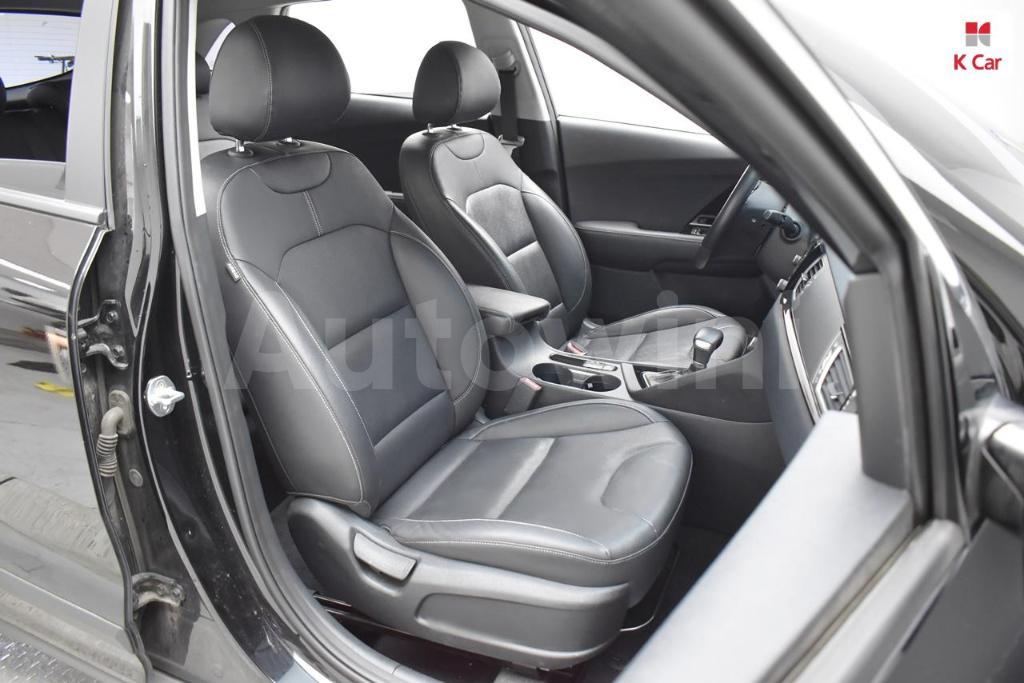 2017 KIA NIRO PRESTIGE - 13