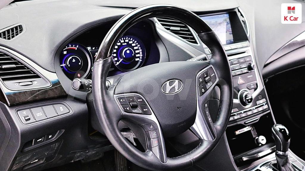 2016 HYUNDAI GRANDEUR HG AZERA PREMIUM - 11