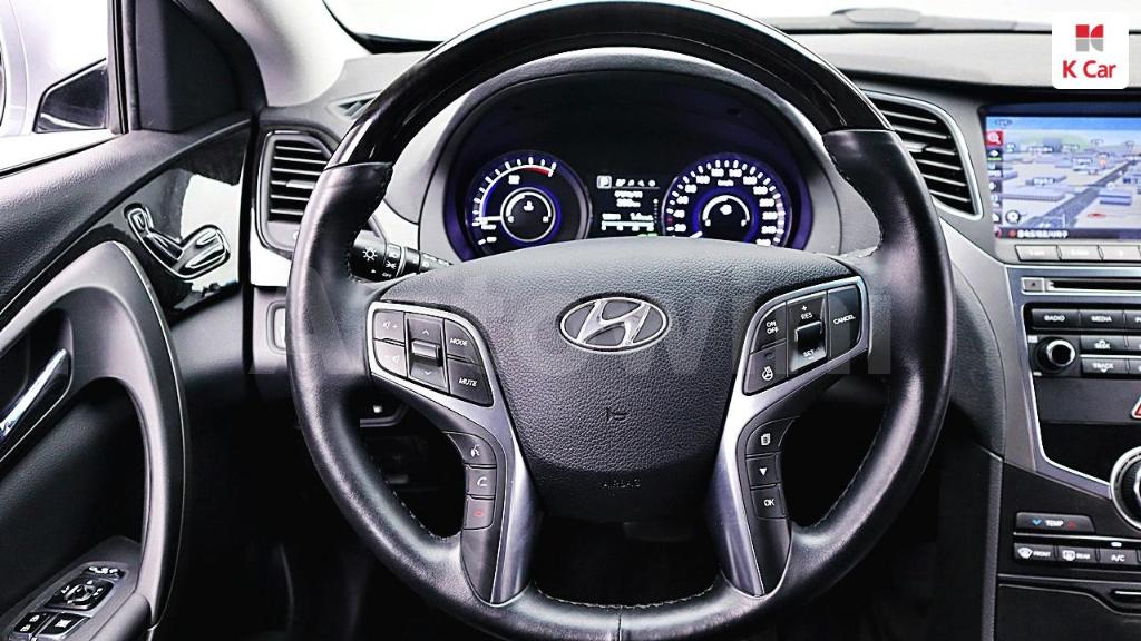 2016 HYUNDAI GRANDEUR HG AZERA PREMIUM - 19