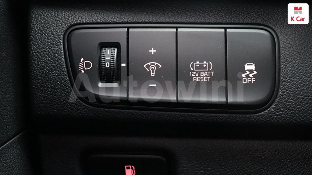 2018 KIA NIRO PRESTIGE - 30