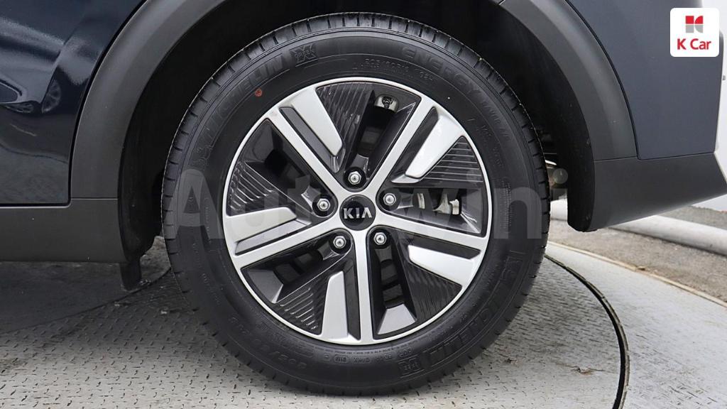 KNACE81CGLA319352 2020 KIA NIRO NOBLESSE SPECIAL-5