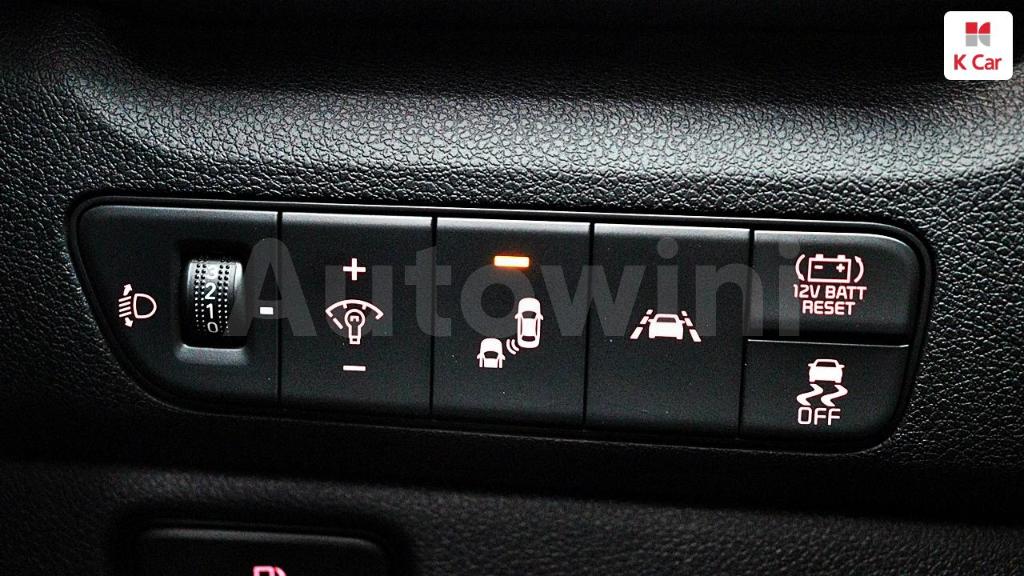 2020 KIA NIRO PRESTIGE - 21