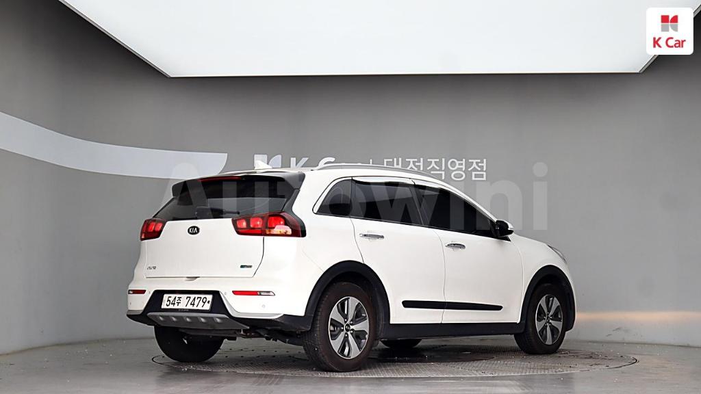 2018 KIA NIRO LUXURY - 3